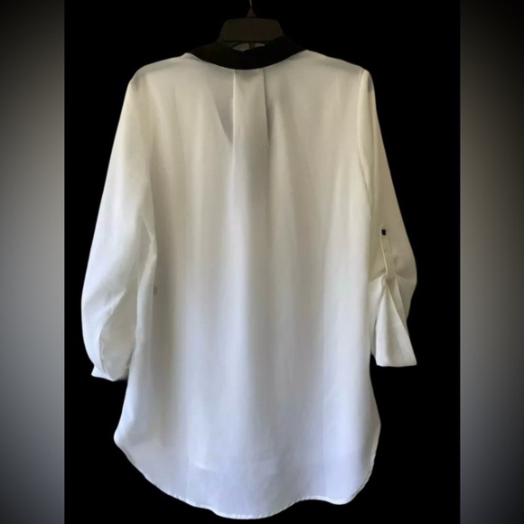 Kenneth Cole Reaction Women’s White Blouse w/ Black Trim & Roll Sleeves - Large - Picture 4 of 12